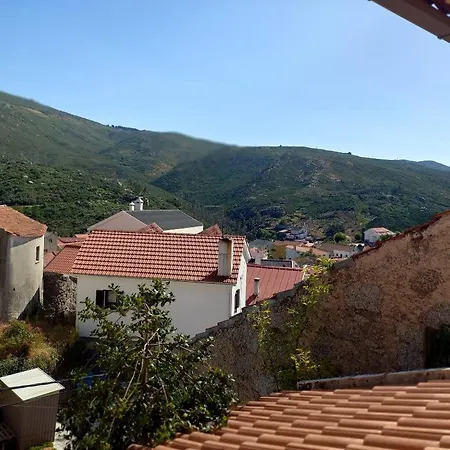 Casa Do Patrao Holiday home Sabugueiro (Guarda)